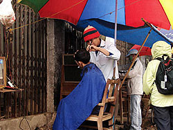 30 тысяч человек пожертвовали свои волосы на ремонт дороги 