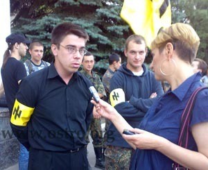 В Луганске националисты устроили огненный парад  