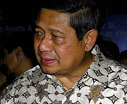 Черную магию используют в предвыборной кампании против президента Индонезии? 
