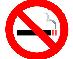 Ющенко указом запретил курить в поездах, на остановках и не только 