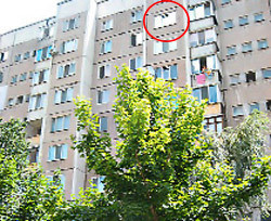 В Симферополе двухлетняя Богдана упала с 9-го этажа и уцелела 