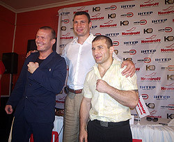 Виталий Кличко купается в Одессе и о Хэе не думает 