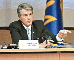 Виктор Ющенко: Лозинский сломал челюсть депутату Яворивскому и спустил с лестницы помощника президента  