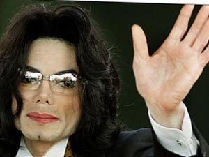 Майкл Джексон принял смертельный коктейль лекарств 