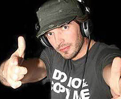 В автокатастрофе погиб популярный диджей DJ Dlee 