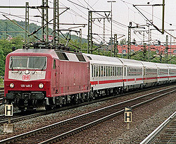 Немецкие пассажиры получили право штрафовать поезда за опоздание 