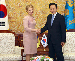 Тимошенко очаровала корейских бизнесменов, чтобы получить деньги для Украины 