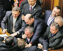 Депутаты договариваются о  «добропорядочном поведении» в Парламенте  