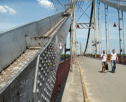 Пешеходный мост на Труханов остров закроют 