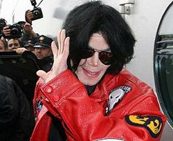 В убийстве Майкла Джексона подозревают трех человек 
