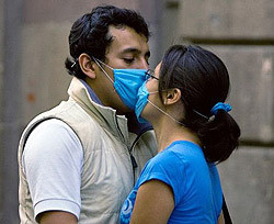 Через год треть мира может болеть свиным гриппом  