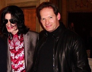 Друг Майкла Джексона одалживал певцу свою сперму 