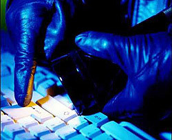 Хакеры атаковали Livejournal, Google и Facebook 
