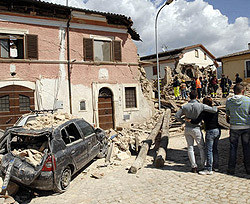 Благодаря землетрясению в Италии нашли фреску с Христом и Марией  