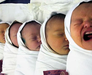 Жительница Туниса беременна 12 младенцами 