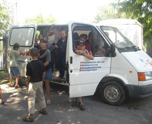 Тимошенко помогла детям-сиротам обзавестись колесами 