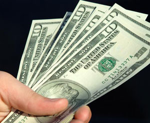Кабмин считает, что в  2010 году доллар будет стоить 8,5 гривны 