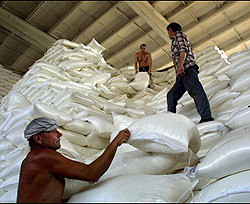 Беларусь хочет продавать Украине сахар по очень высокой цене 