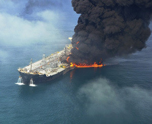 В Красном море затонул панамский нефтяной танкер  
