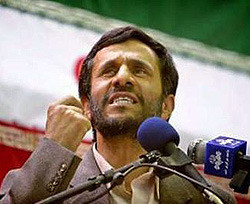 Ахмадинеджад уверен, что у его народа есть право на ядерную бомбу 