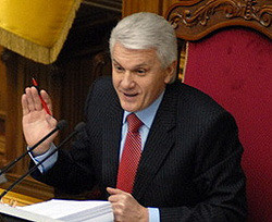 Литвин предложил депутатам попрыгать и поприседать в зале Рады 