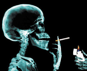 Сигареты будут дорожать и дальше, а курить запретят практически везде  