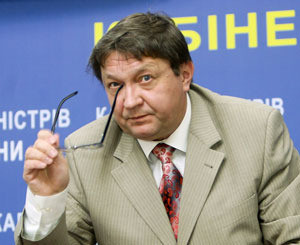 Председатель Госкомфинуслуг Виктор Суслов: «Нацбанк фактически влился в избирательный штаб Ющенко» 
