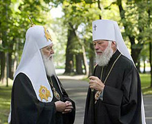 Московский и киевский патриархаты православной церкви решили помириться  