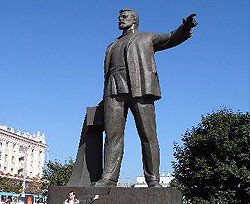 Из Киева уберут памятник Петровскому 