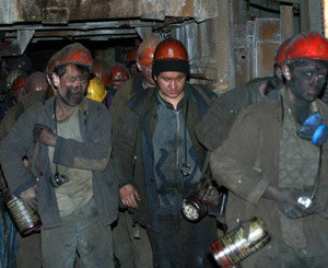 Из-за пожара из луганской шахты эвакуировали 55 горняков  