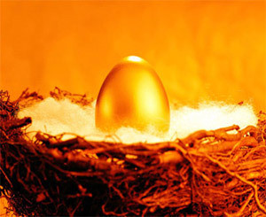 В Казахстане курица снесла яйцо рекордных размеров  
