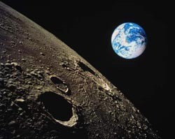 Американский зонд врезался в Луну 