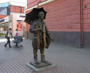 В Виннице поставили памятник неизвестному художнику 