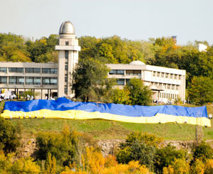 В Запорожье Тимошенко показали самый большой флаг Украины 