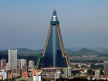 Корейцы строят худшее здание в истории архитектуры 