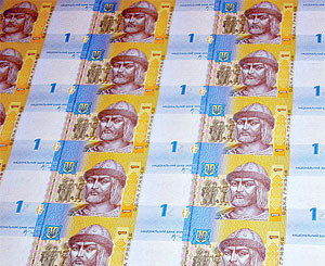 Из-за повышения соцстандартов доллар подорожает до 9 гривен 