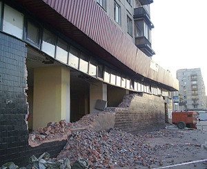 В Одессе рухнула стена трехэтажного дома: пострадал ребенок 