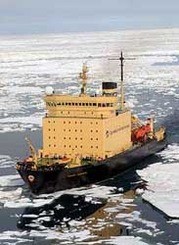 В Антарктике застрял российский ледокол со 105 пассажирами 