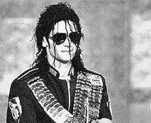 Отец Майкла Джексона пригласил к себе домой двойника сына 
