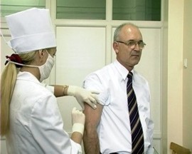 Главный врач Севастополя устроил «показательную вакцинацию» 