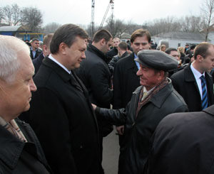 Первое, что Янукович намерен сделать после победы, - выполнить закон о соцстандартах 