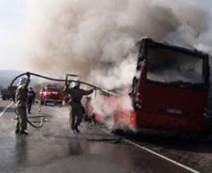 Во Львове на автостоянке футбольного клуба «Карпаты» сгорели 4 автобуса 