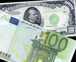 Евро и доллар немного подешевели 