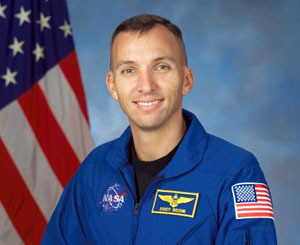 Американский астронавт, усыновивший украинского мальчика, стал отцом в космосе 
