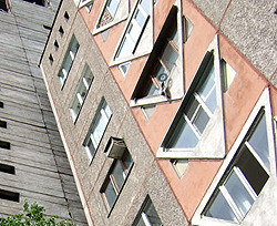 Киевлянка выпала из окна 16-этажки 