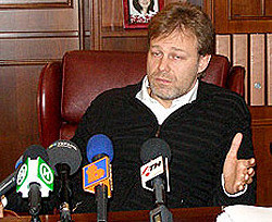 Президентом футбольной премьер-лиги избран Виталий Данилов  