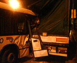 В Житомире автобус с пассажирами протаранил грузовик  