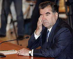 Президенты Таджикистана и Узбекистана устроили драку  