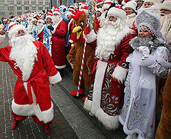 По Киеву пройдет парад Дедов Морозов 