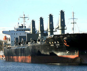 Сомалийские пираты опять захватили корабль с украинцами 